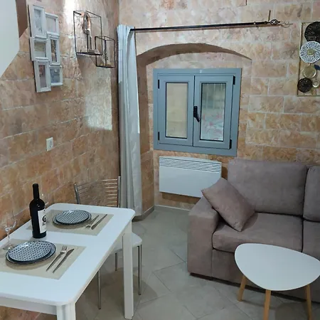 Apartament Olimpias *